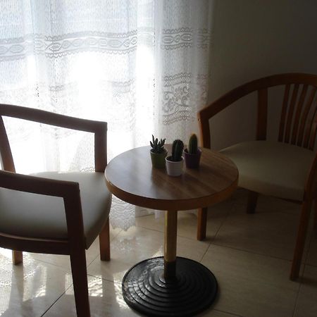Hostal Margarita Pineda De Mar Habitación foto